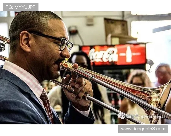 太阳队球员入场亮相新奥尔良 展现独特穿搭与运动魅力